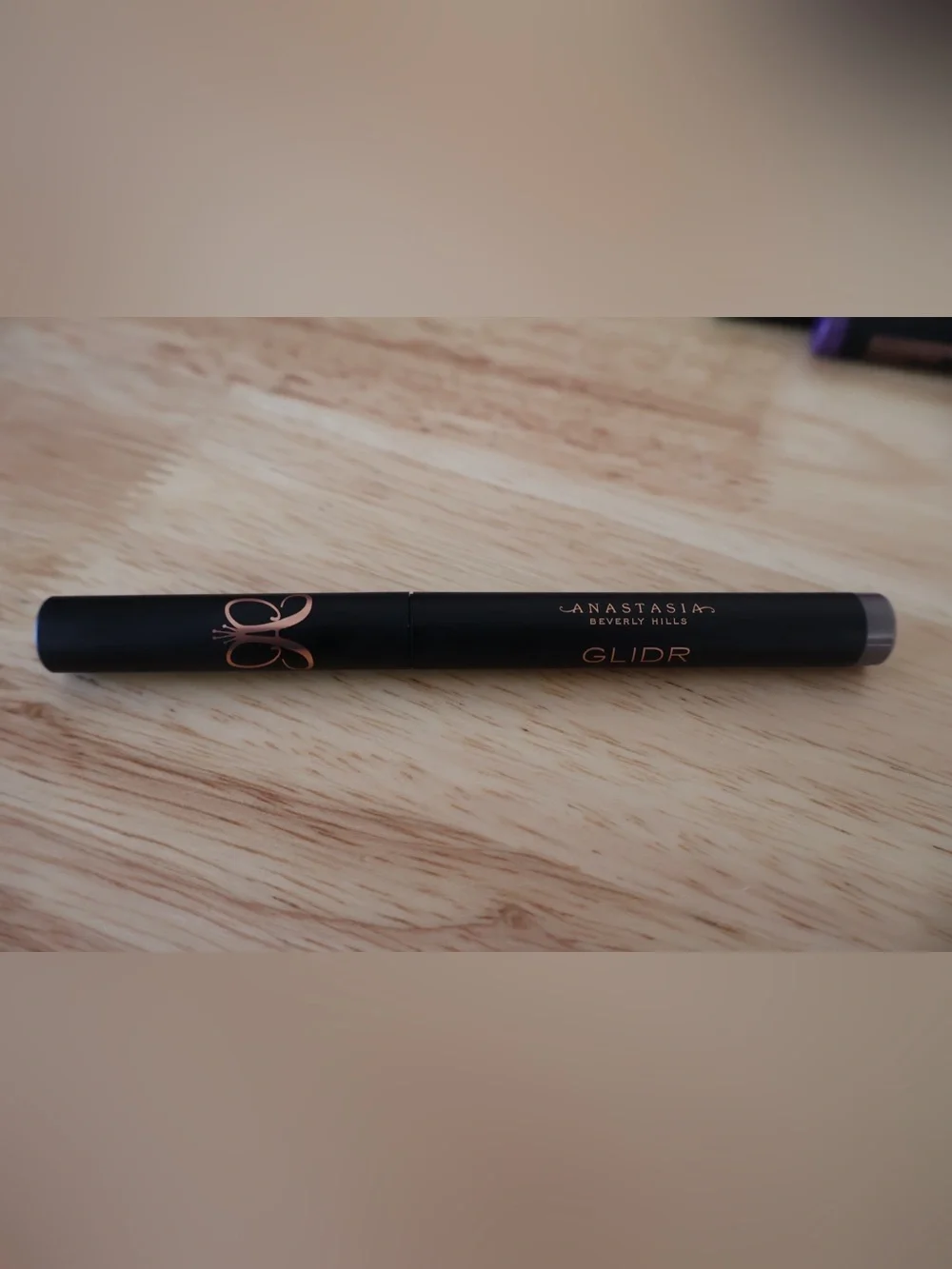 Anastasia Beverly Hills-Starcloud metallic gunmetal grey with sparkling reflects